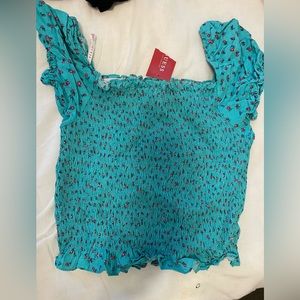 New top: Guess